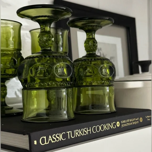 !!SOLD!!Vintage Rare Indiana Emerald Fingerprint Goblet Glasses - Picture 2 of 6